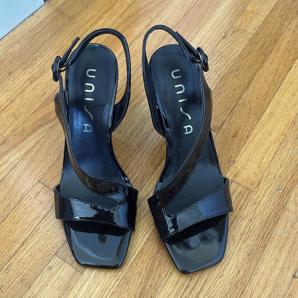 Unisa black heels